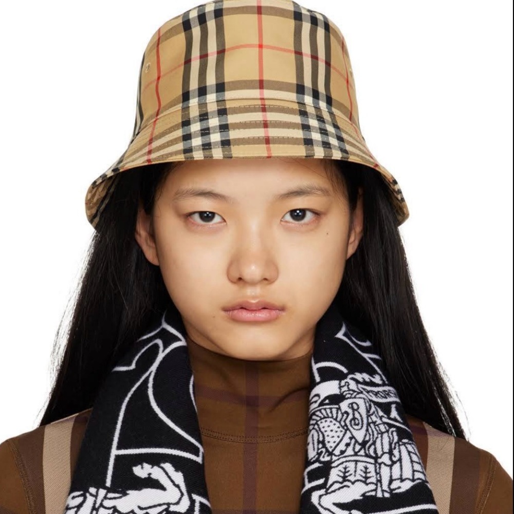Vintage Check Technical Cotton Bucket Hat
Colour: Archive Beige